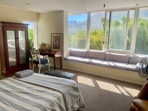 Apartamento clássico, vista para a montanha