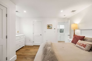 1 habitación, escritorio, tabla de planchar con plancha y wifi 