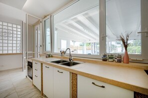 Kühlschrank, Geschirrspüler