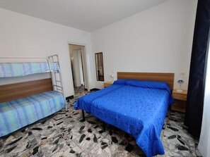 Internet - Seafront property near Caorle historic center (Caorle)
