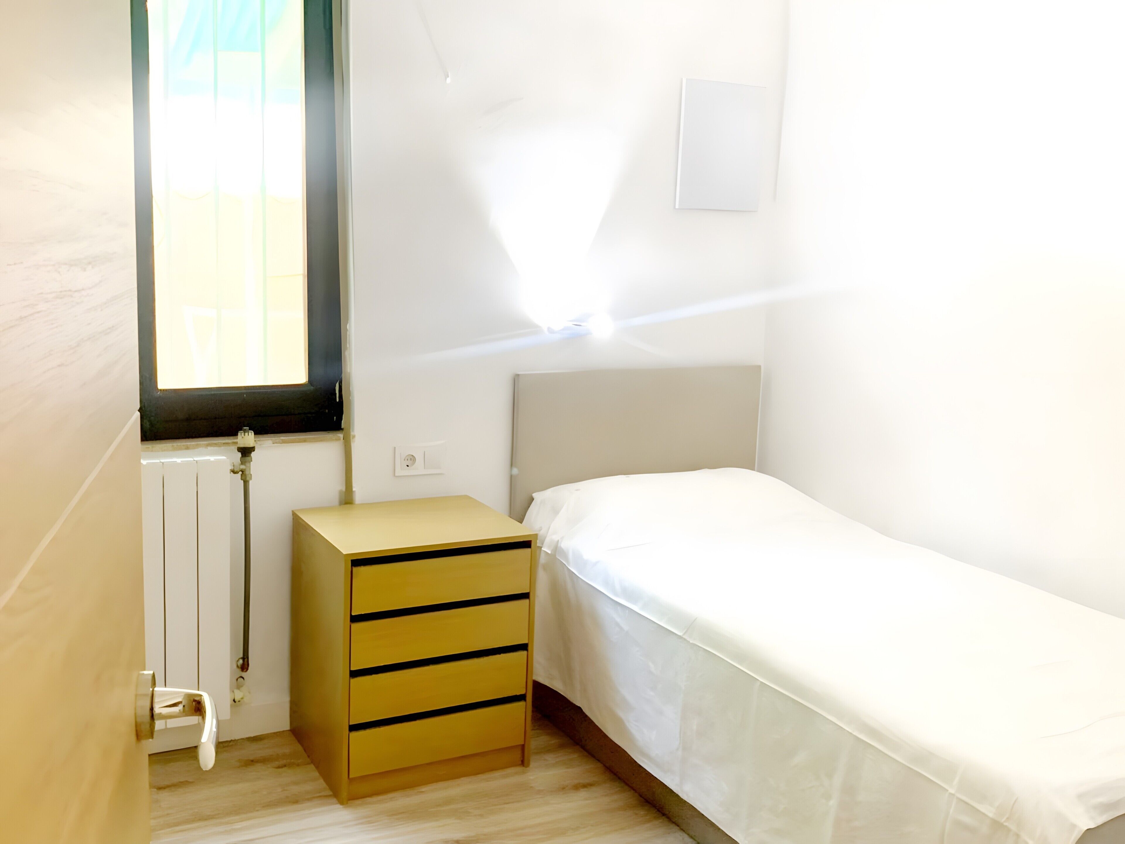 3 chambres, fer et planche à repasser, Wi-Fi, draps fournis