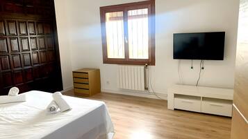 3 Schlafzimmer, Bügeleisen/Bügelbrett, WLAN, Bettwäsche