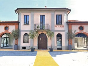 Exterior - Poste Regie - Milan Guest House (Milan)