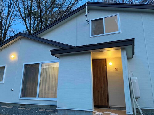 Only one guest per day is allowed to stay in a single house! Enjoy your privacy freely and slowly in the great nature of Lake Towada's Oirase Stream! It can accommodate up to 7 people and is ideal for families and groups.
