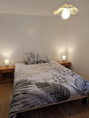 Room - Vrbo Property (La Hague)