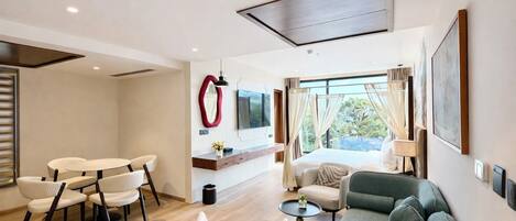Luxury Studio Suite, Kitchenette | Interior