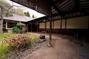 Property grounds - Sanpeiso (Atami)