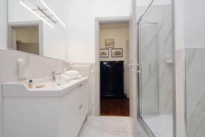 Bathroom - Monteverde - Large and comfortable apartment for 8 (Roma)