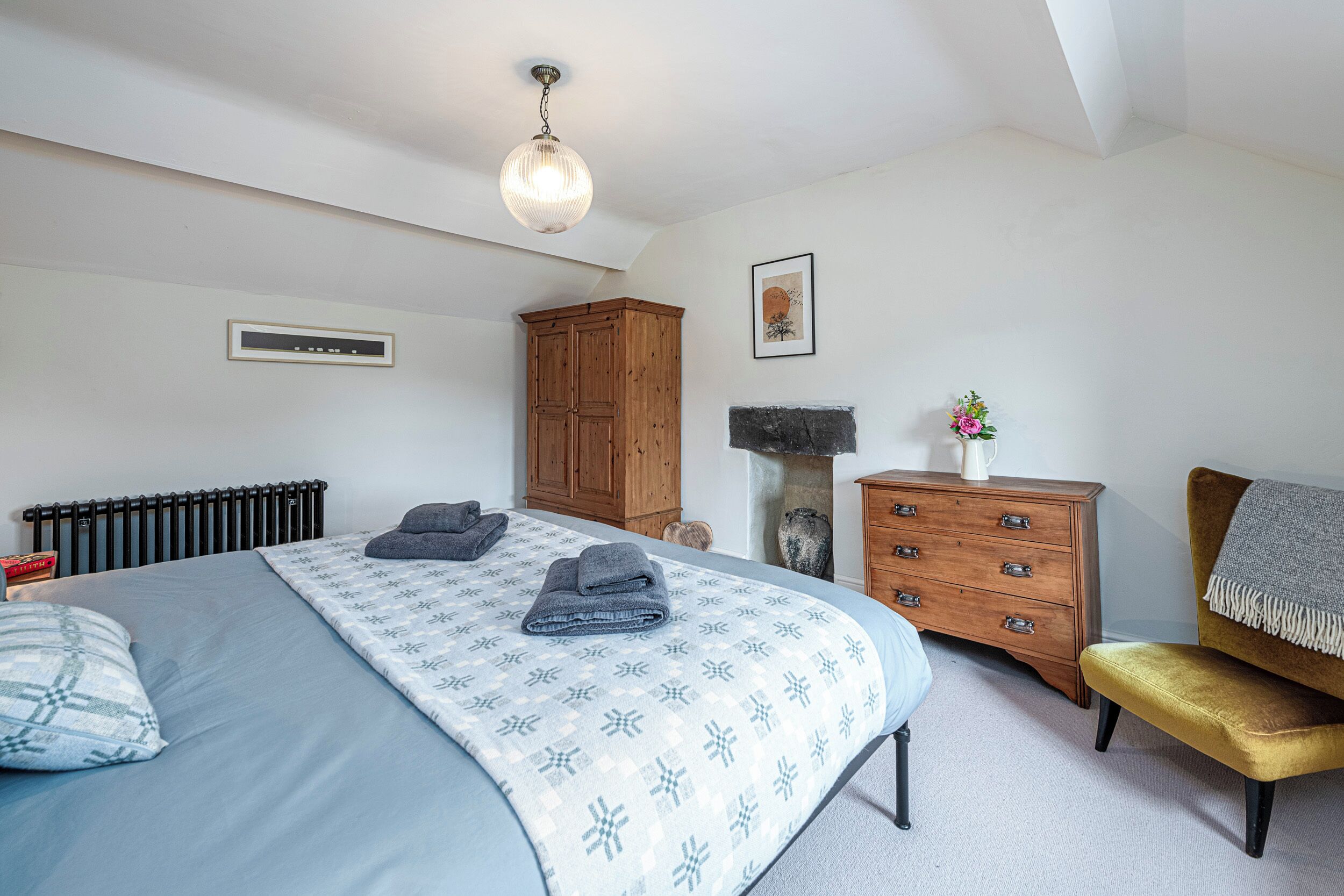 3 bedrooms, iron/ironing board, free WiFi, bed sheets