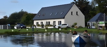 Holiday Home 'Le T'chot Pierre 1' with Lake View, Shared Garden and Wi-Fi
