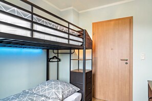3 bedrooms, WiFi, bed sheets