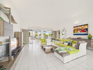 TV - Charming house with pool near golf course 8 guests (Saint-François)