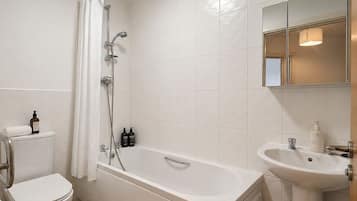 Loft familial, vue sur la cour intérieure | Salle de bain