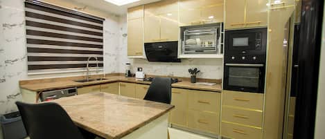 Basic Apartment | Private kitchen