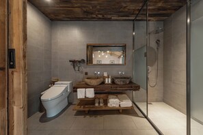 Kahden hengen comfort-huone (kaksi sänkyä), tupakointi kielletty, näköala pihalle | Kylpyhuone