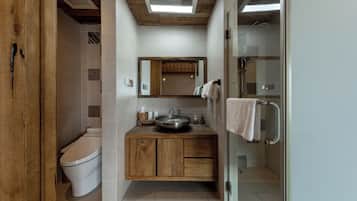 Kamar Twin Elite | Kamar mandi | Pancuran hujan, pengering rambut, jubah mandi, dan lantai berpemanas