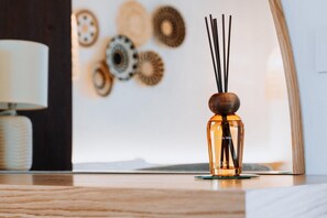 Chambre Double Supérieure, vue piscine | Détail de l’intérieur