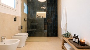 Superior Double Room, Pool View | Bathroom - Calarè Boutique Rooms (Castiadas)