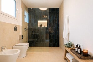 Superior Double Room, Pool View | Bathroom - Calarè Boutique Rooms (Castiadas)