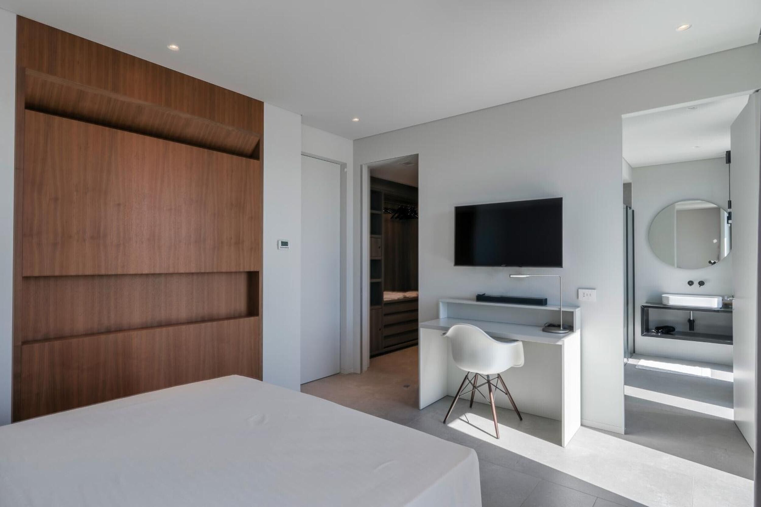 4 slaapkamers, een strijkplank/strijkijzer, wifi, beddengoed
