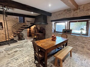 Dining - Vrbo Property (Brissac)