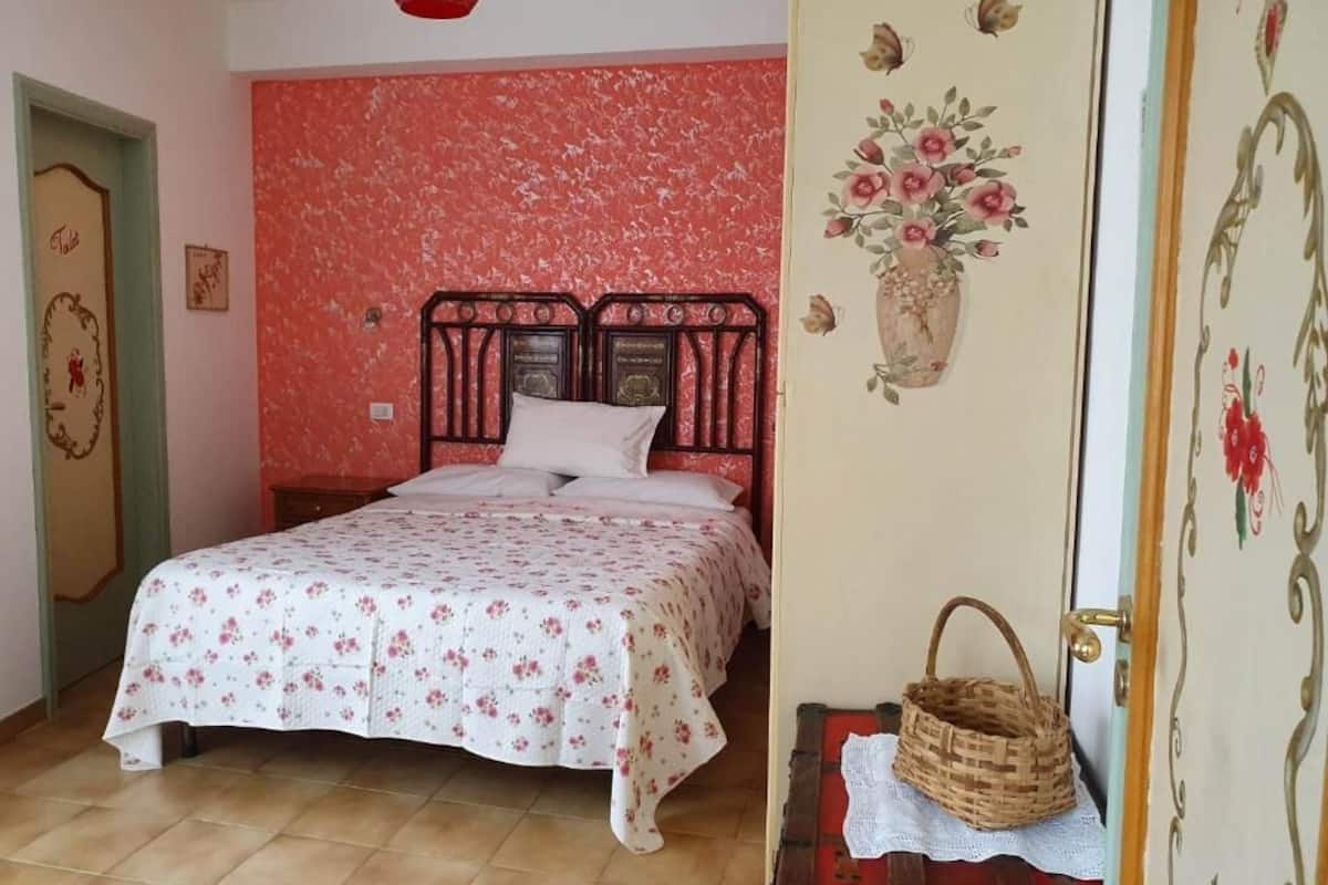 Phòng đôi phong cách cổ điển, ban công, quang cảnh thành phố