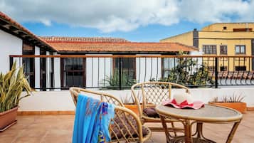 Basic Double Room, Balcony | Outdoor dining