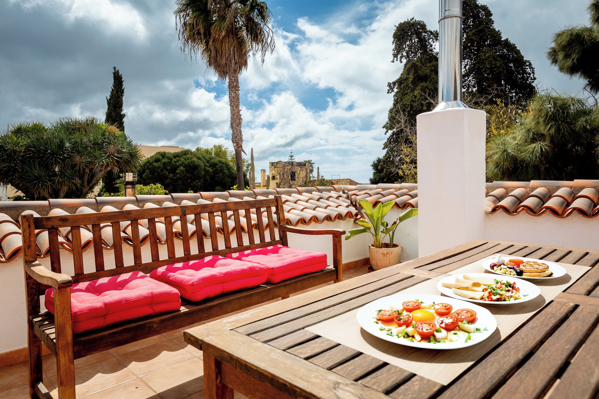 Basic Double Room, Balcony | Outdoor dining