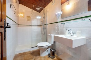 Basic Double Room, Balcony | Bilik Mandi