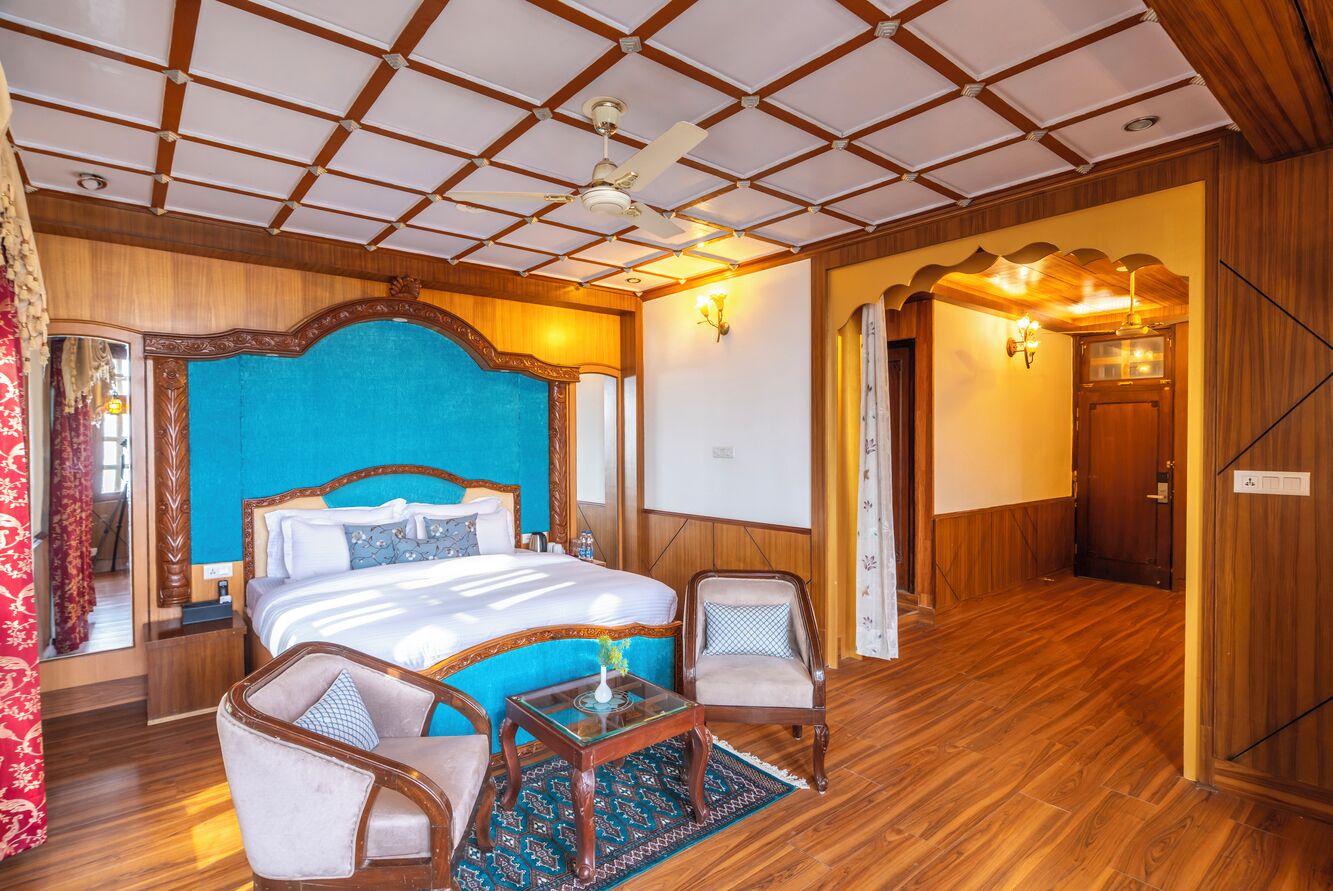 Quarto casal premier, sacada, vista para a montanha