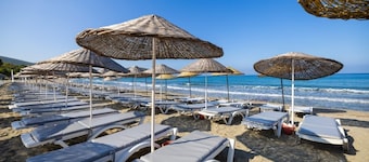 Khazri Resort & Villas