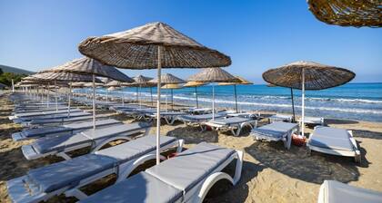 Khazri Resort & Villas