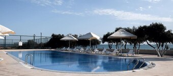Khazri Resort & Villas