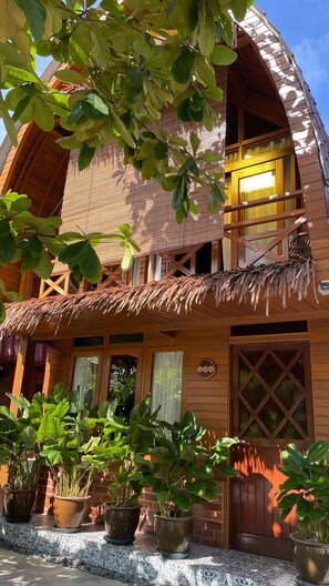 Family Suite, Balcony, Garden View | Garden view