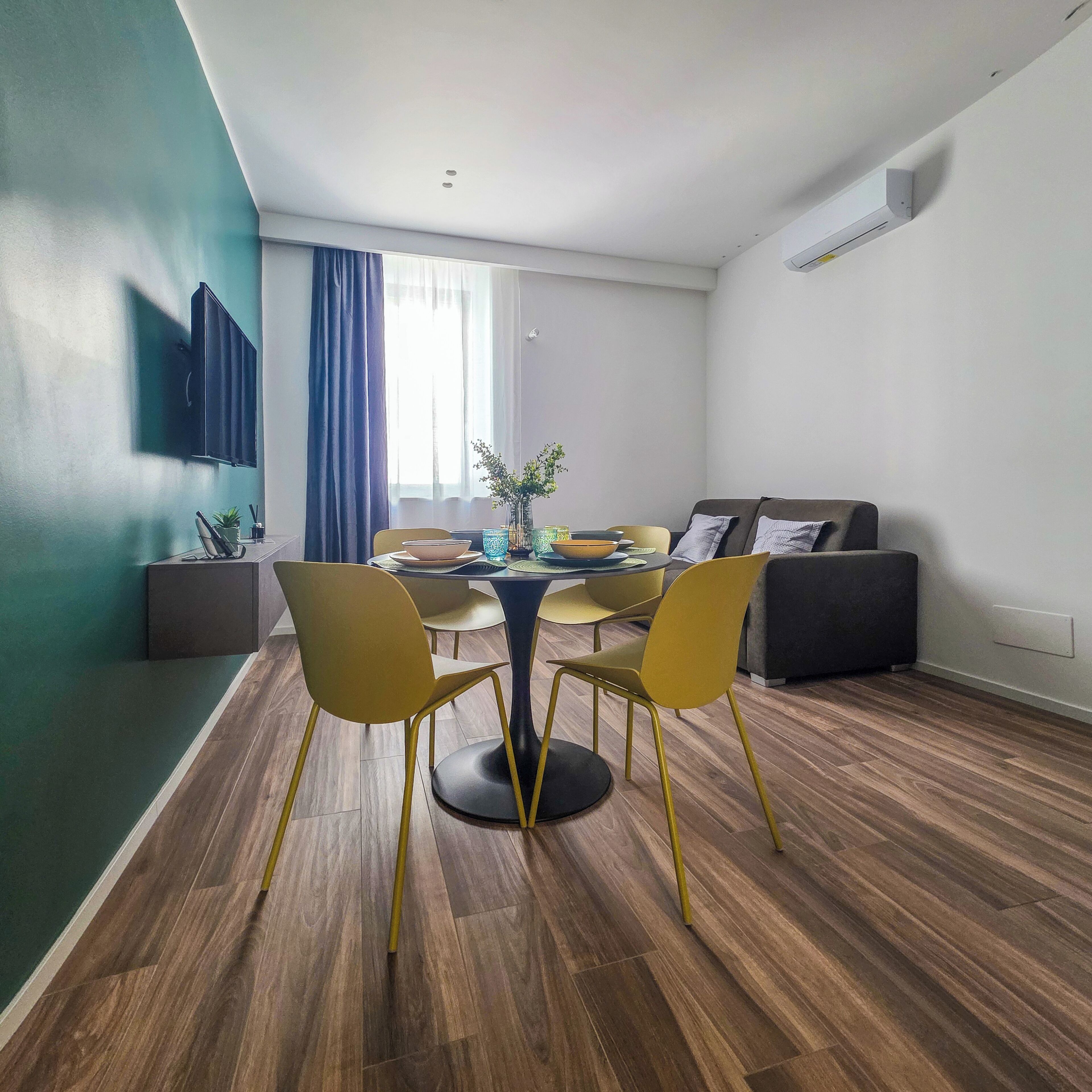 Apartment, Balcony, Sea View | Dining