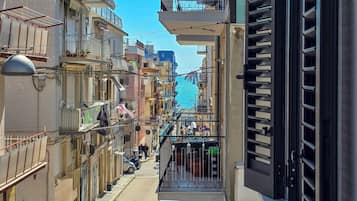 Apartment, Balcony, Sea View | Interior
