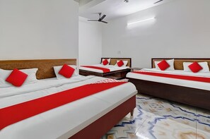 Habitación triple familiar | Tabla de planchar con plancha y wifi gratis