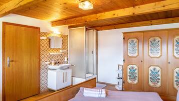 1 Schlafzimmer, Bügeleisen/Bügelbrett, WLAN, Bettwäsche
