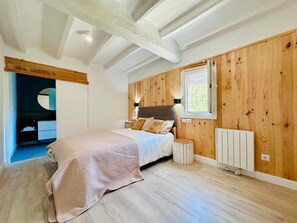 3 bedrooms, iron/ironing board, free WiFi, bed sheets - Relax and nature apartment in Cal Rosal, Berga (Avià)