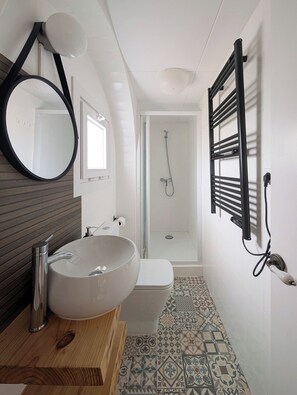 Shower, hair dryer, towels, toilet paper - Relax and nature apartment in Cal Rosal, Berga (Avià)