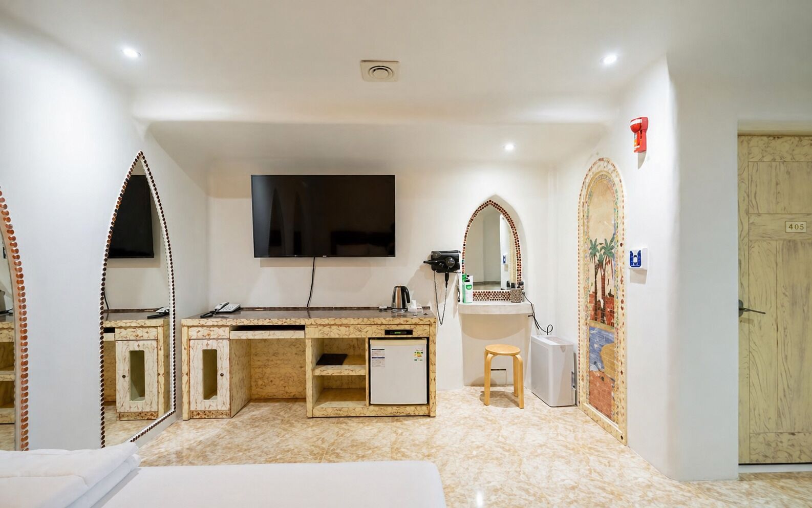 Standard Double Room, 1 Queen Bed, Non Smoking, Private Bathroom | Interior