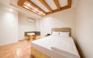 Standard Double Room, 1 Katil Ratu (Queen), Non Smoking, Private Bathroom | Wi-fi percuma 