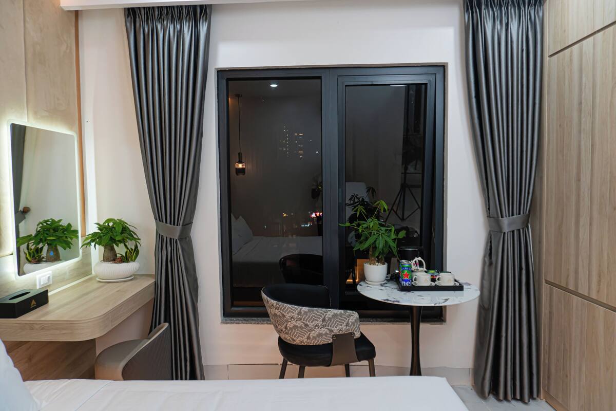 Superior Room | In-room safe, desk, blackout drapes, soundproofing