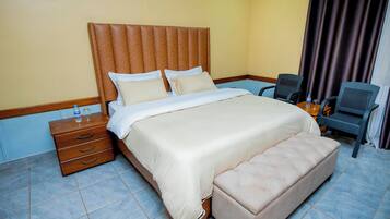 4 quartos, ferros/tábuas de passar roupa, Wi-Fi, roupa de cama