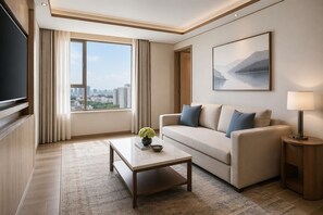 Classic Room | Living area - The Brighton Suites (Toronto)