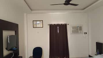 Rollaway beds, free WiFi, bed sheets