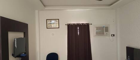 Chambre Deluxe | Lit dâappoint (supplĂ©ment), accĂšs au Wi-Fi (inclus), literie fournie