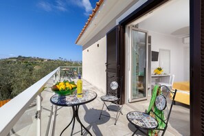 Outdoor dining - Villa Elios (Massa Lubrense)