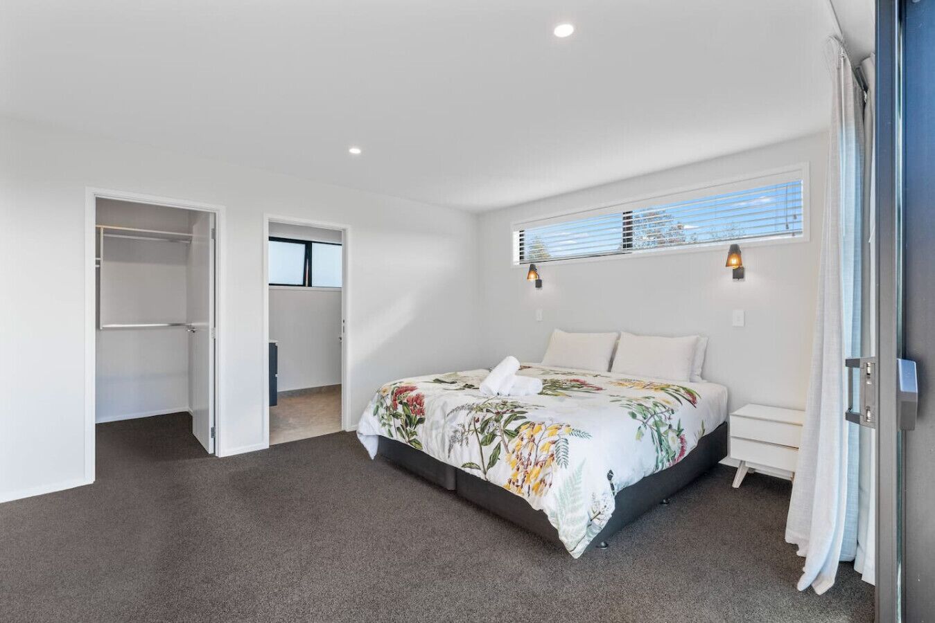 2 bedrooms, iron/ironing board, travel cot, WiFi