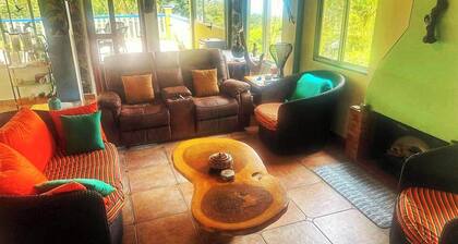 La Husseyenda. Private Birdwatching Retreat in Cerro Azul’s Mountains in Panama